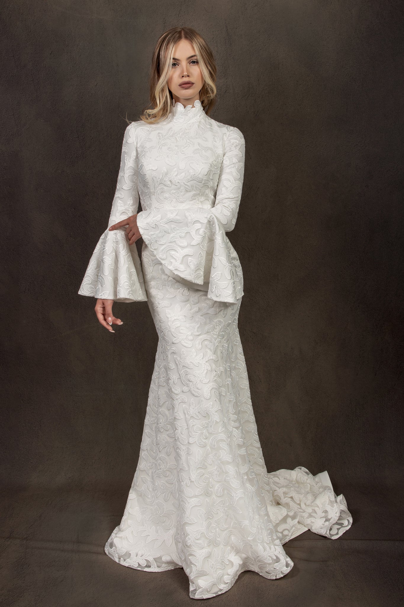 Polina Ivanova Atelier | Charlotte | Winter wedding dress, Fully lined wedding dress, Long sleeve wedding dress Polina Ivanova Atelier | Charlotte | Winter wedding dress, Fully lined wedding dress, Long sleeve wedding dress