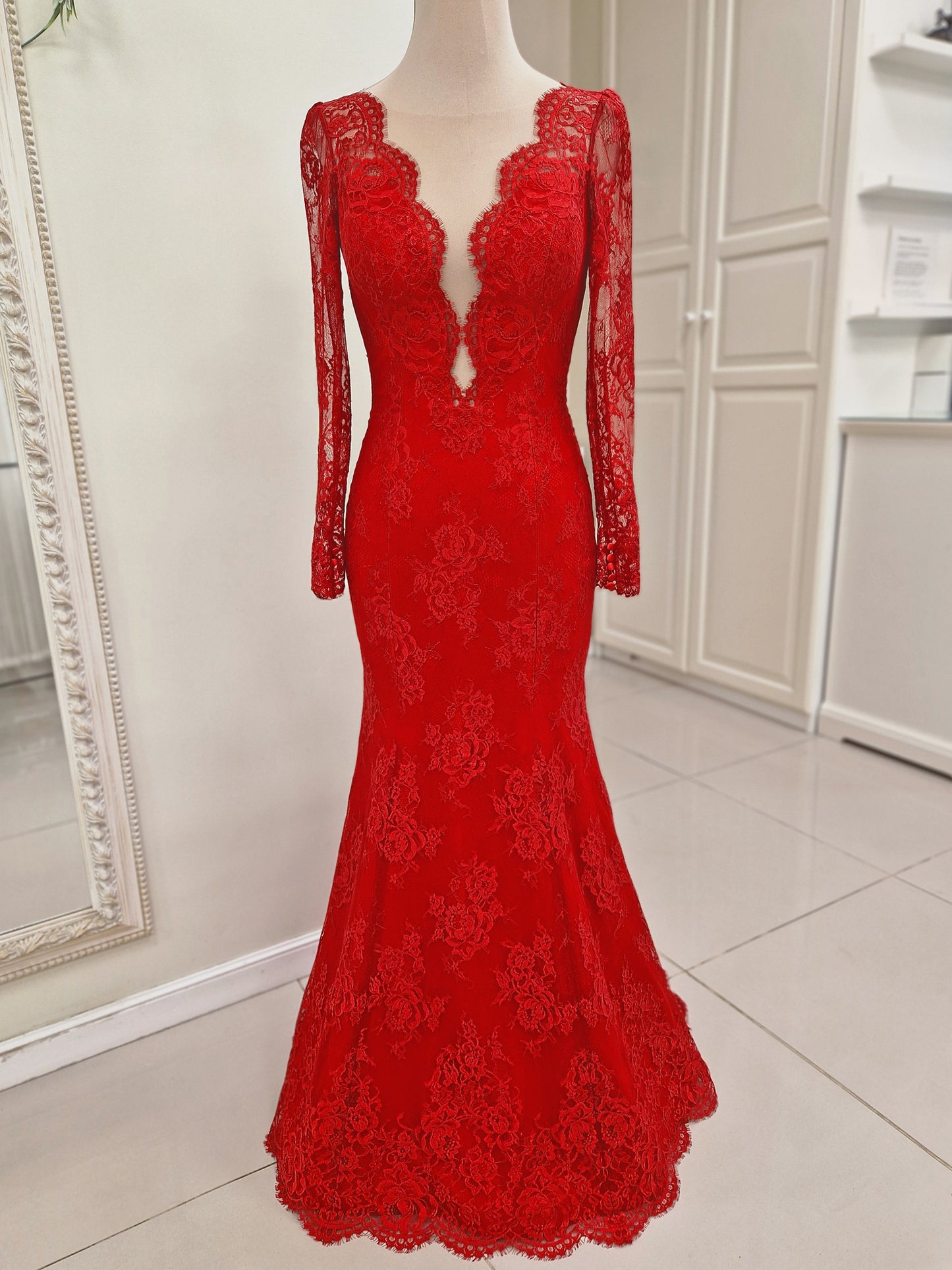 Verona in Red Chantilly lace