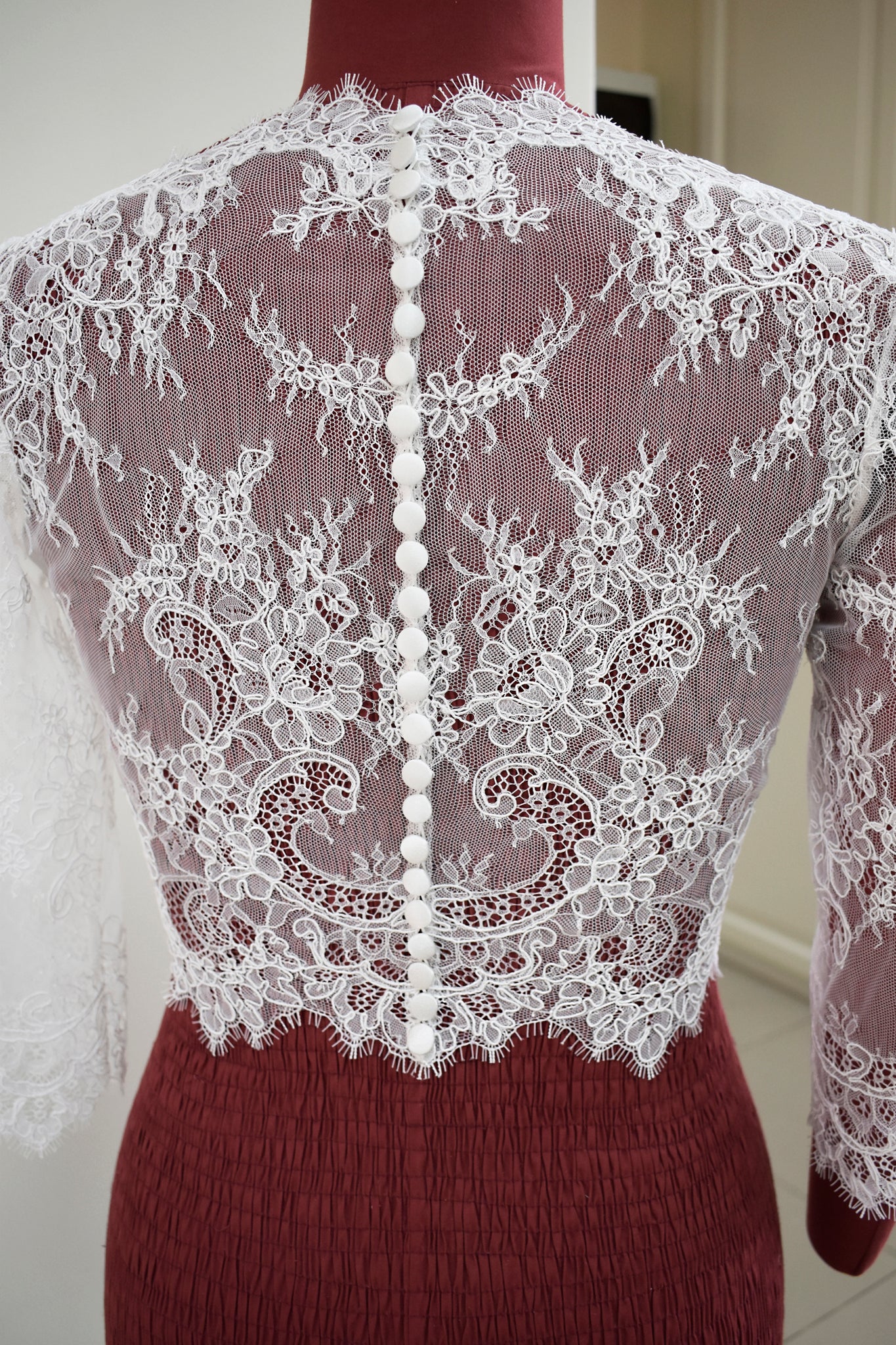 V-neckline Bolero in Delicate Alencon Lace