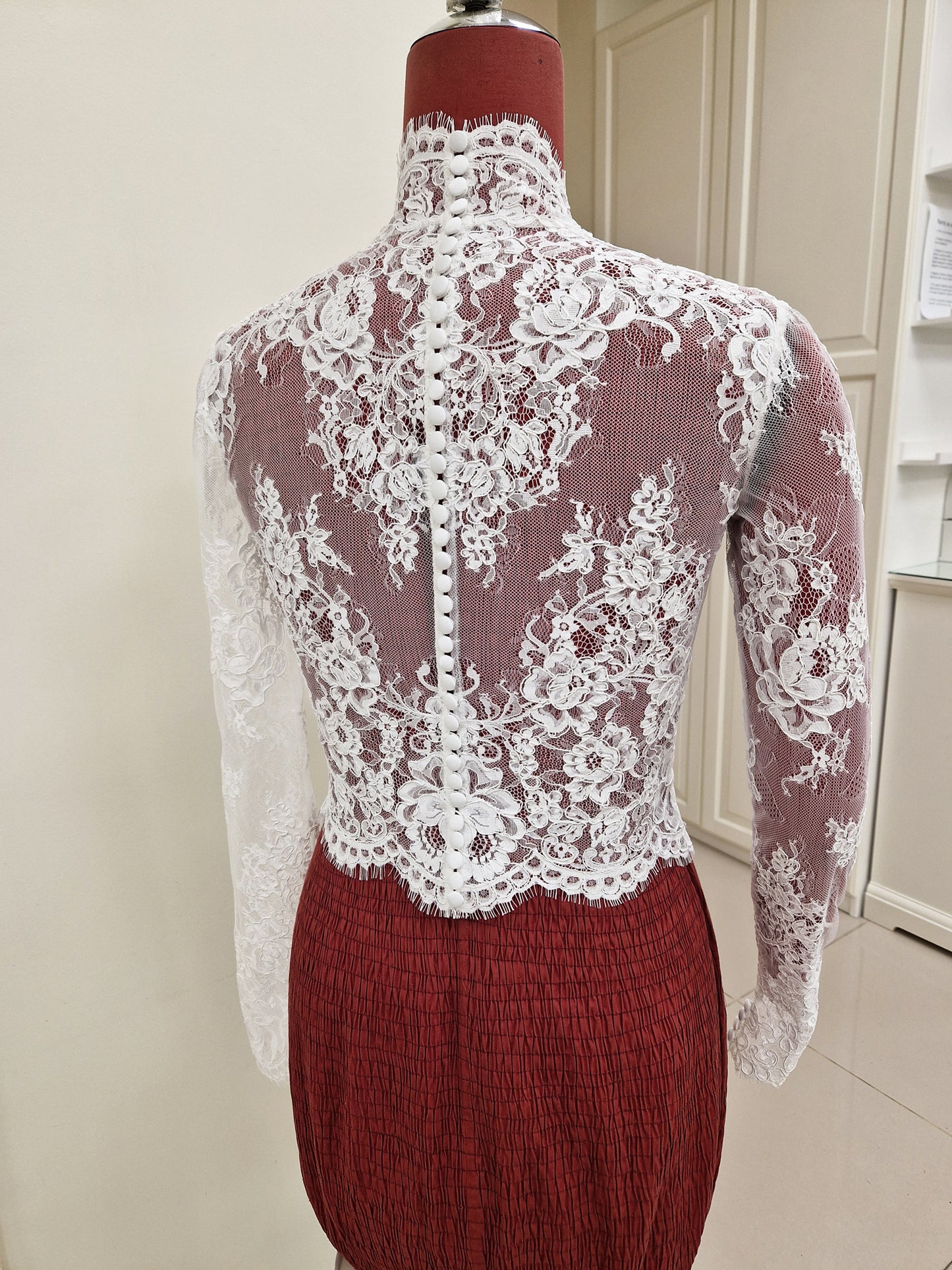 Turtleneck Bolero in Rose Pattern Alencon lace