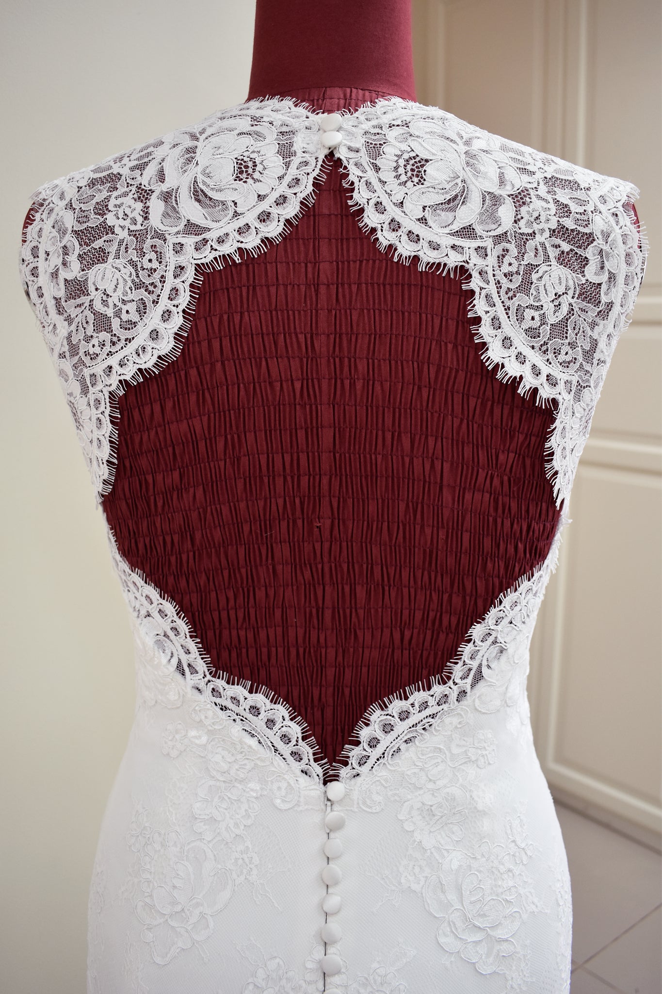 Verona in Alencon or Chantilly lace | Knee length