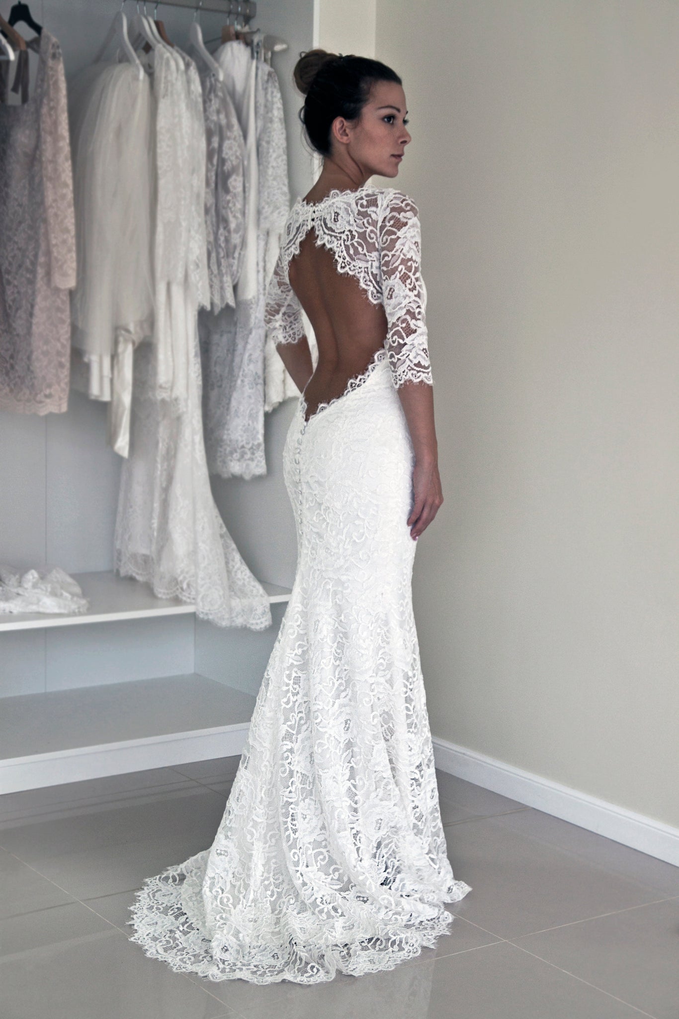 Polina Ivanova Atelier | Verona in French corded lace | Lace Wedding Dress with Open Back and Long Sleeves polinaivanova.atelier Polina Ivanova Atelier | Verona in French corded lace | Lace Wedding Dress with Open Back and Long Sleeves polinaivanova.atelier