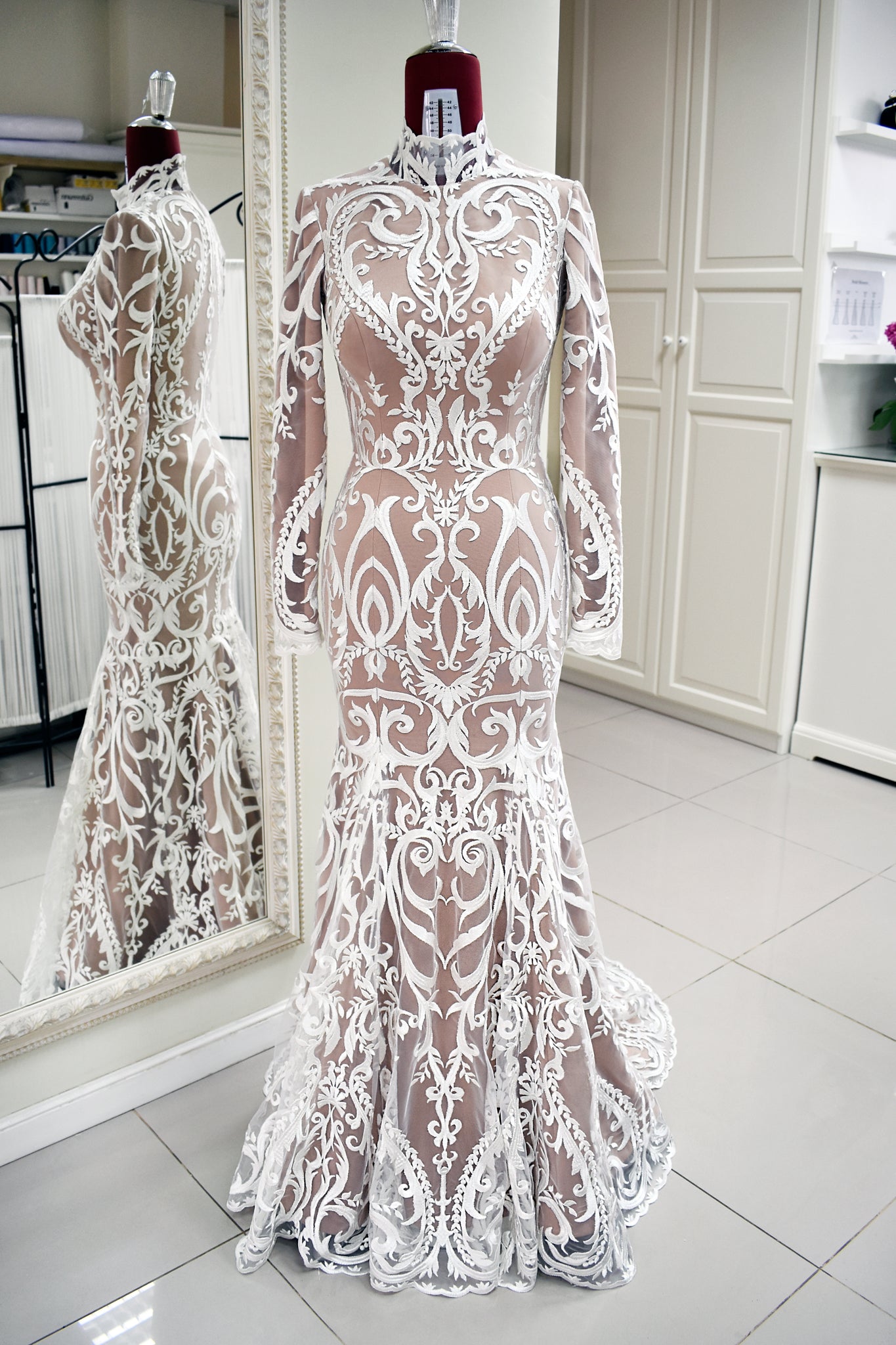 Polina Ivanova Atelier | Serena | Lace wedding dress, Wedding dress ...